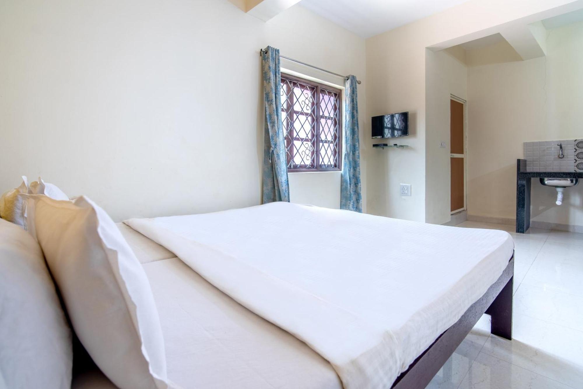 Spot On Ps Guest House Calangute Exteriér fotografie