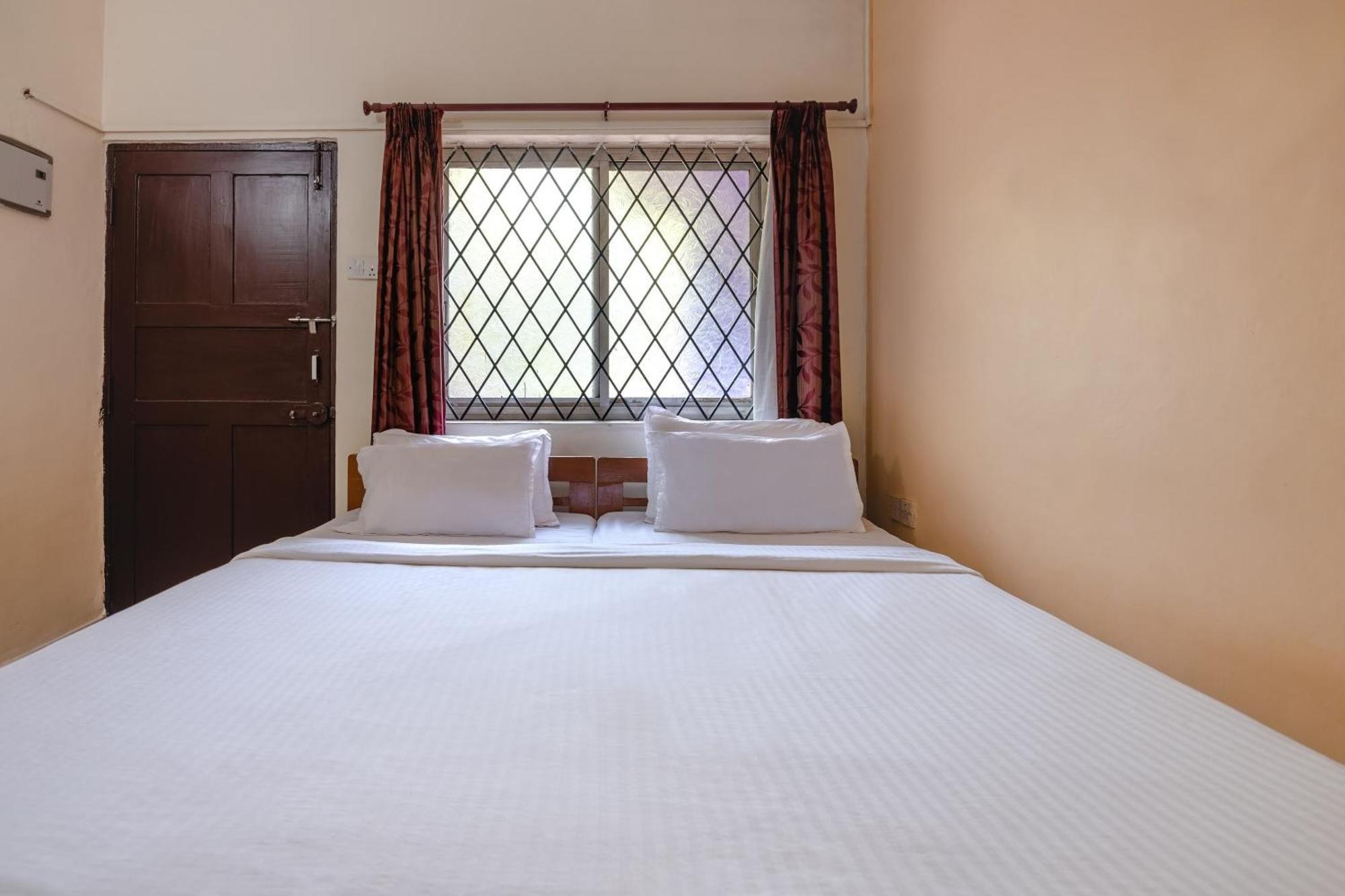 Spot On Ps Guest House Calangute Exteriér fotografie