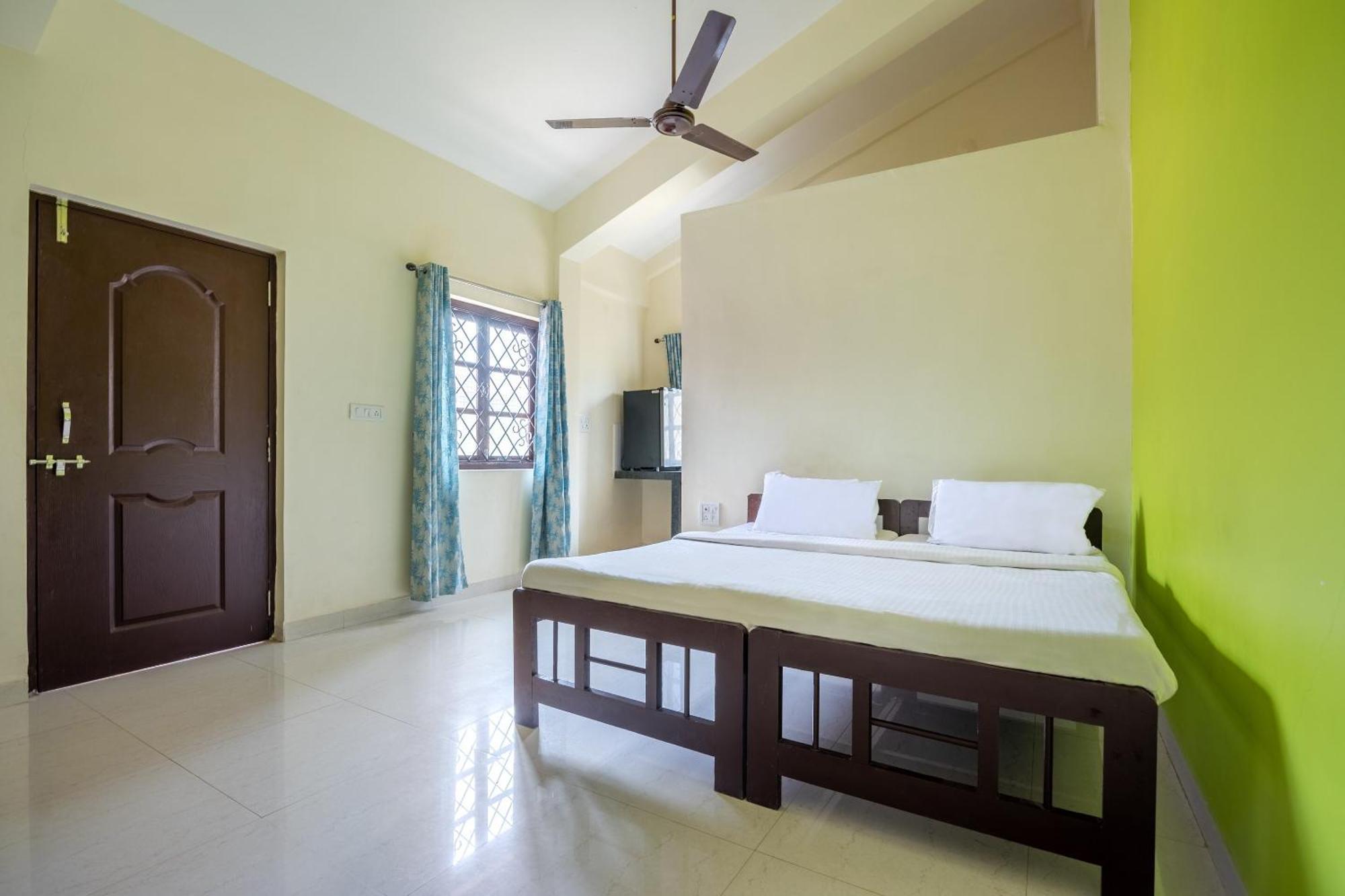 Spot On Ps Guest House Calangute Exteriér fotografie
